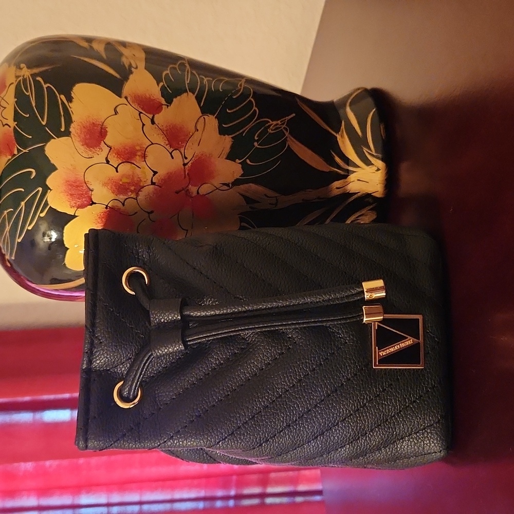 VICTORIA'S SECRET PERFUME POUCH